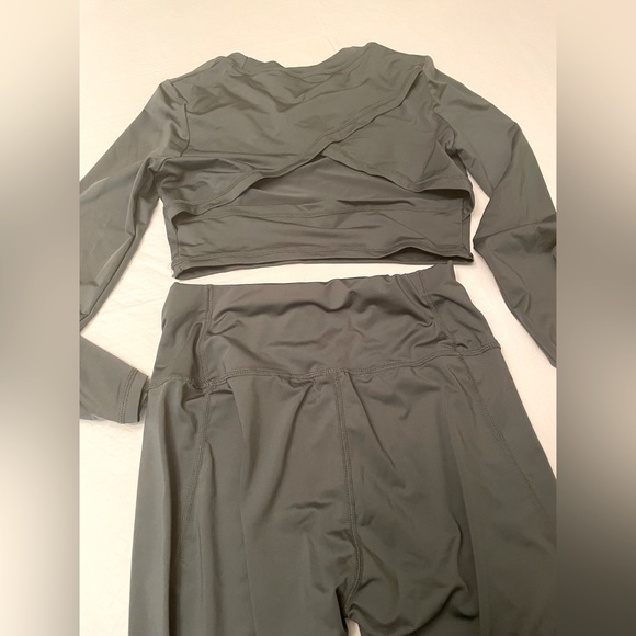 SHEIN Olive Green long sleeved crop top and legging set in Small. - Picture 2 of 7